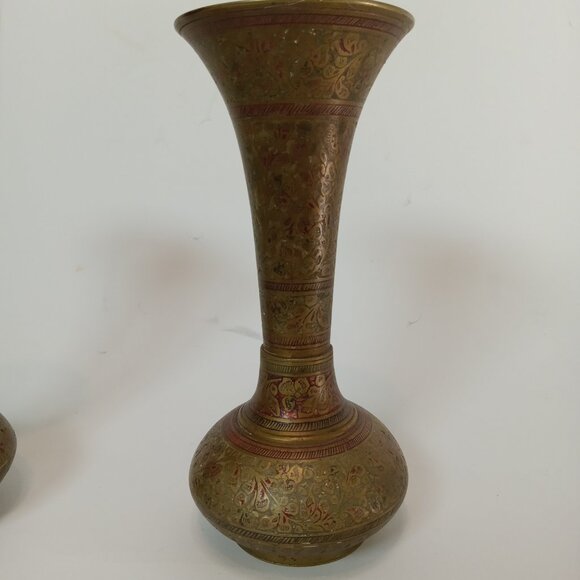 Vintage Pair Hand Painted Floral Leaf Etched India Brass Vases 9” Antique - Picture 5 of 10